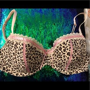 Candies leopard print like new condition 36c bra.
